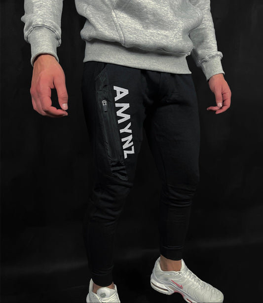 WINTER ESSENTIAL TAPERED JOGGERS X Black